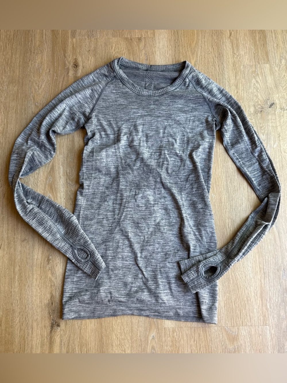 Lululemon Heather Gray Long Sleeve Top With Thumb Holes Small